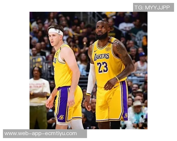 里夫斯谈詹姆斯与东契奇的独特性与细微差别之处 里夫斯谈詹姆斯与东契奇的独特性与细微差别之处