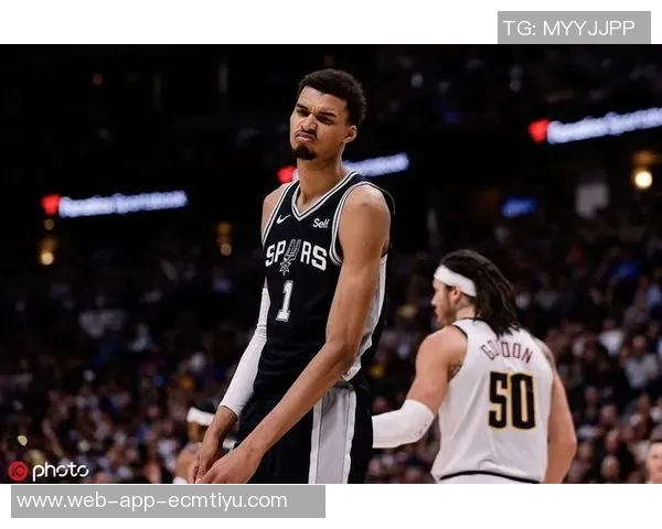 纳斯解释为何在第三节让乔治替补称其为防守哈克斯最佳人选