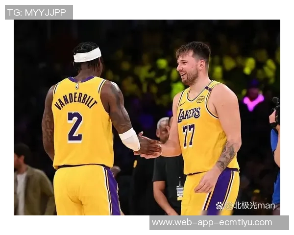 肯扬马丁直言湖人球员对雷迪克缺乏尊重只因他不敢批评詹姆斯与东契奇 肯扬马丁直言湖人球员对雷迪克缺乏尊重只因他不敢批评詹姆斯与东契奇