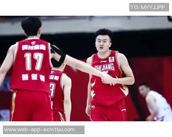 刘泽一表现亮眼尽管罚球不佳依然贡献13分6板4助攻2盖帽助力球队奋战