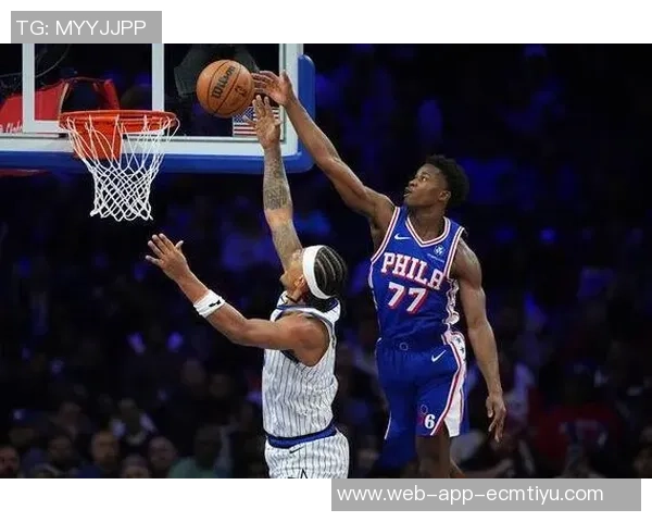 小弟埃奇库姆助力马克西狂砍35分三分球表现出色展现实力 小弟埃奇库姆助力马克西狂砍35分三分球表现出色展现实力